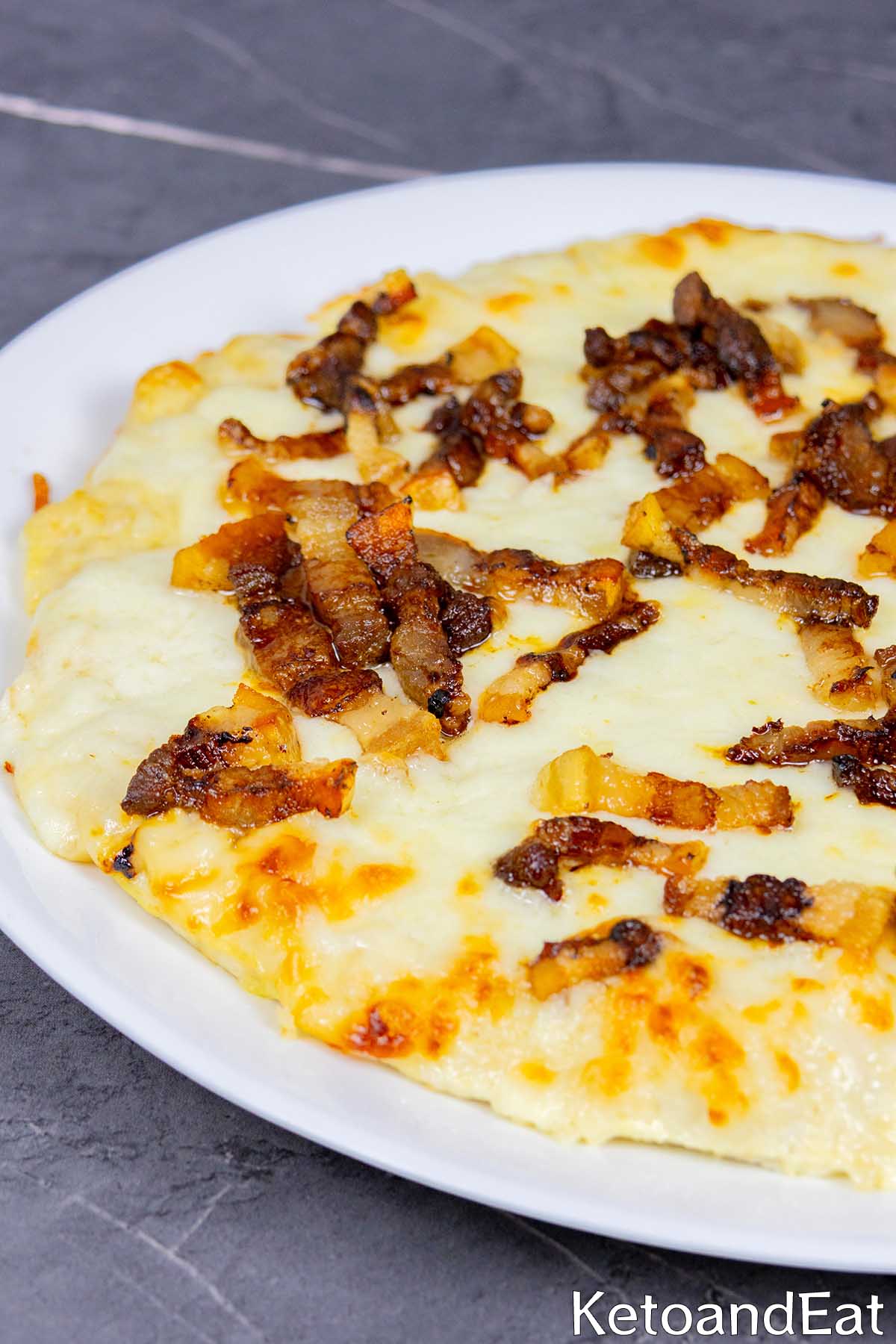 Bacon Alfredo Pizza
