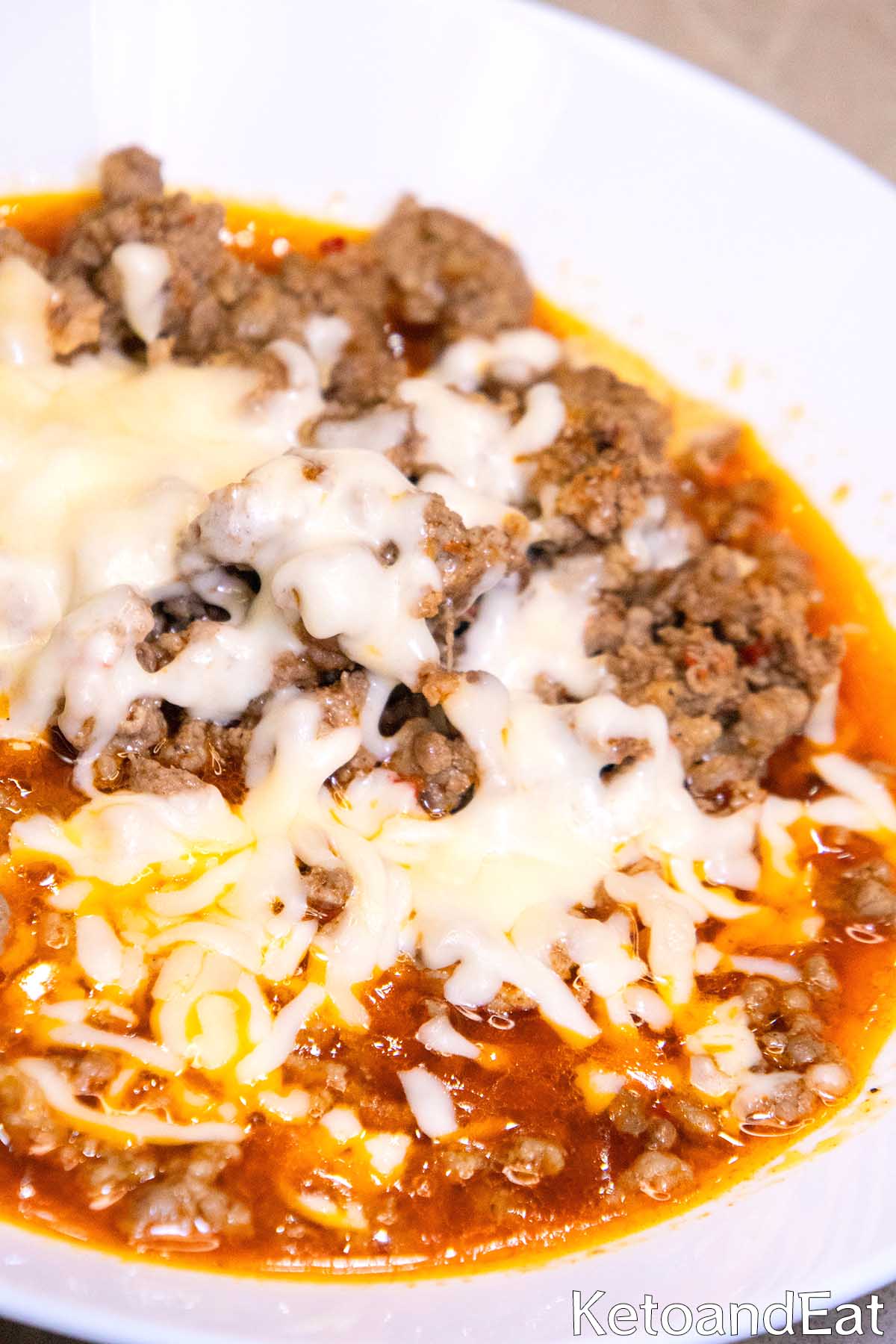 Keto Beef & Smoked Gouda Chili