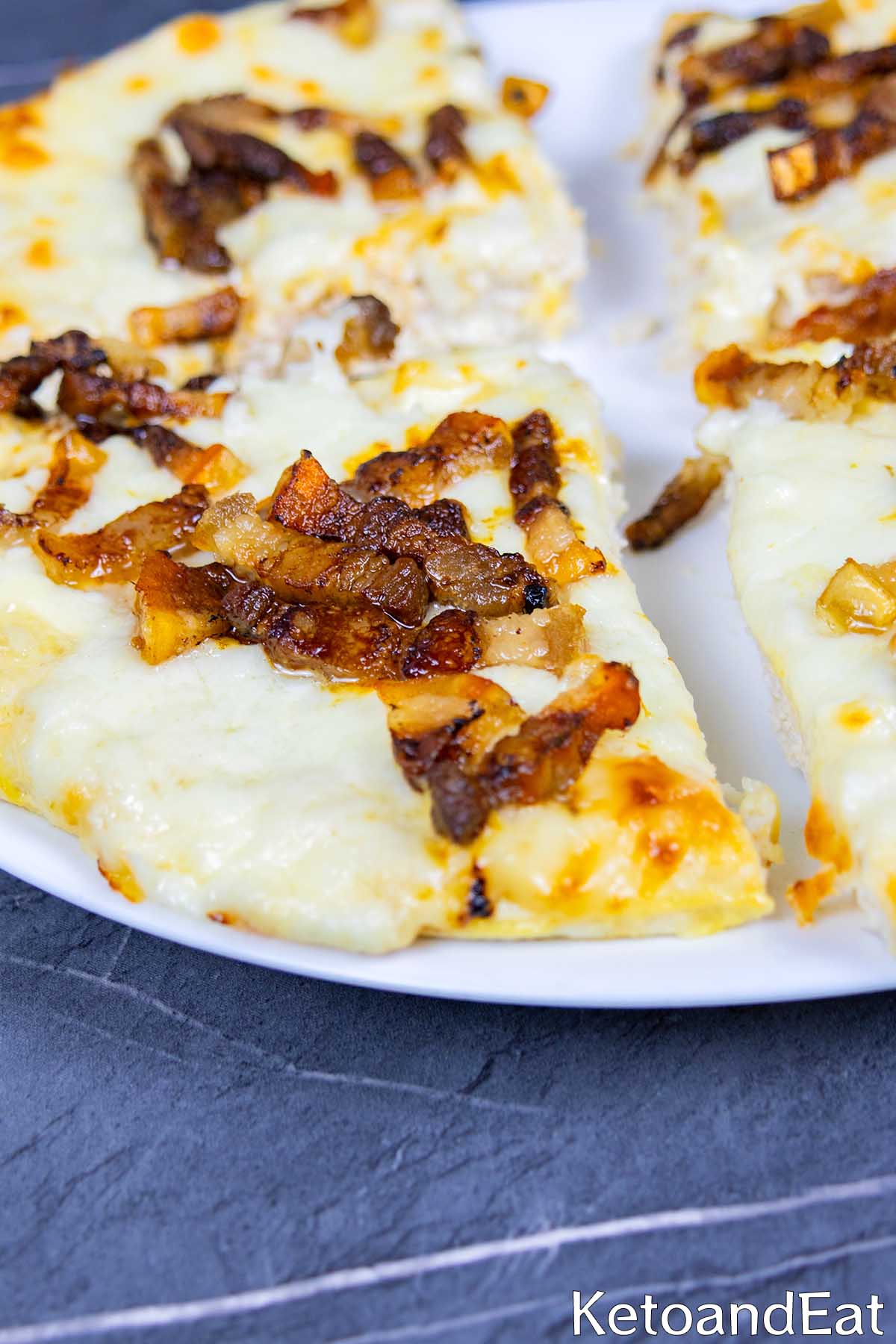 Carnivore Bacon Alfredo Pizza Recidp