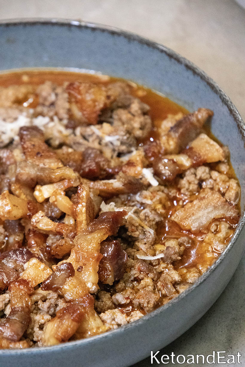 Chili  with bacon