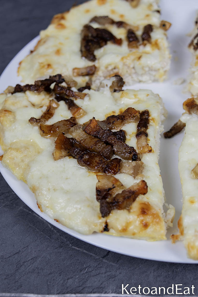 Easy  Bacon Alfredo Pizza