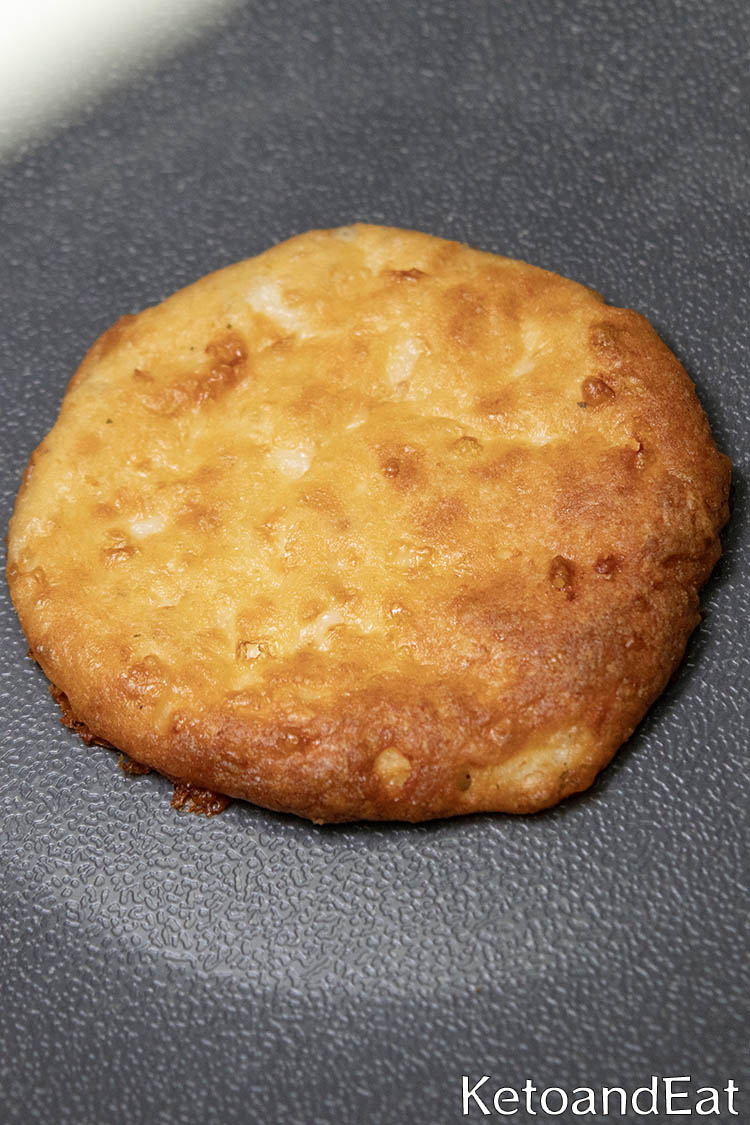 Easy Carnivore Cheese Buns