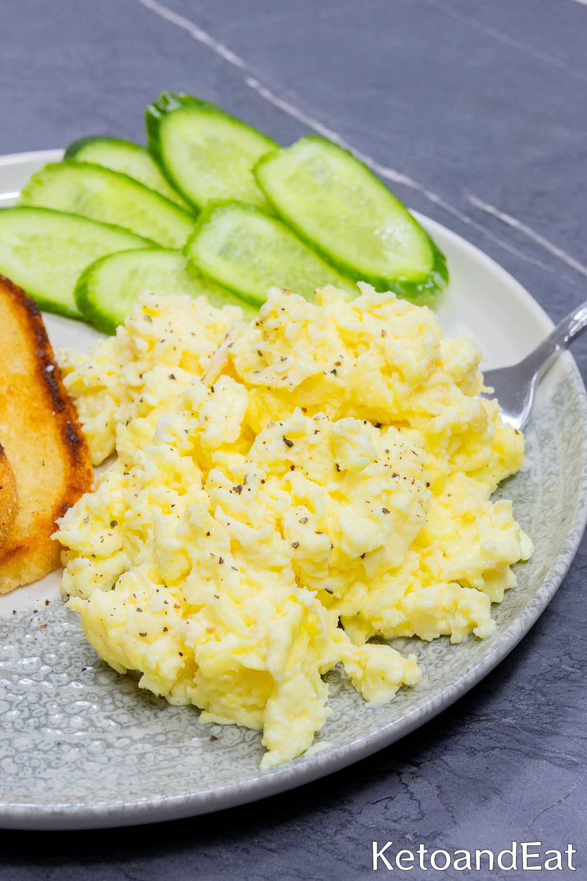 Easy Cottage Cheese Scrambled Eggs