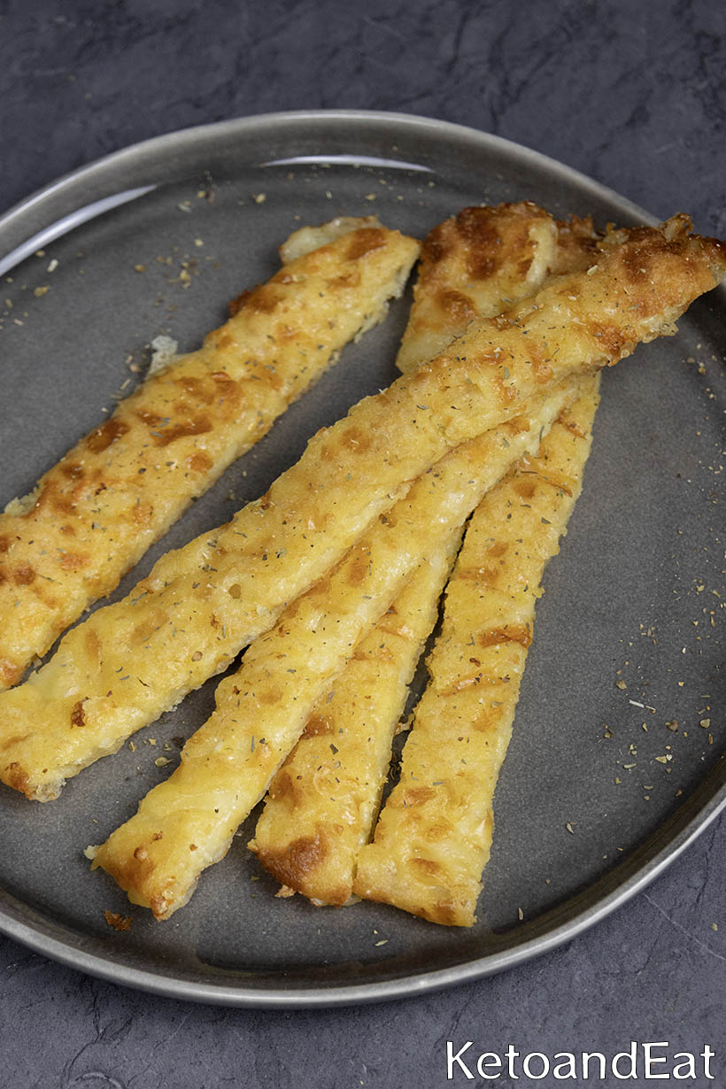 Easy Garlic Breadsticks
