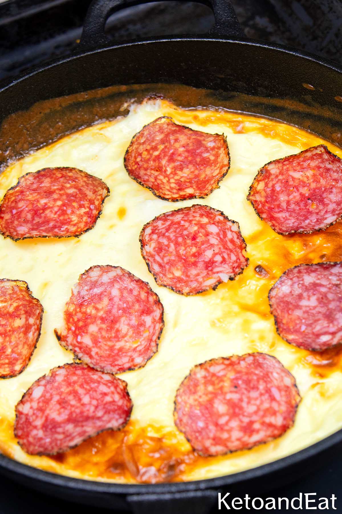 Keto Skillet Pepperoni Pizza