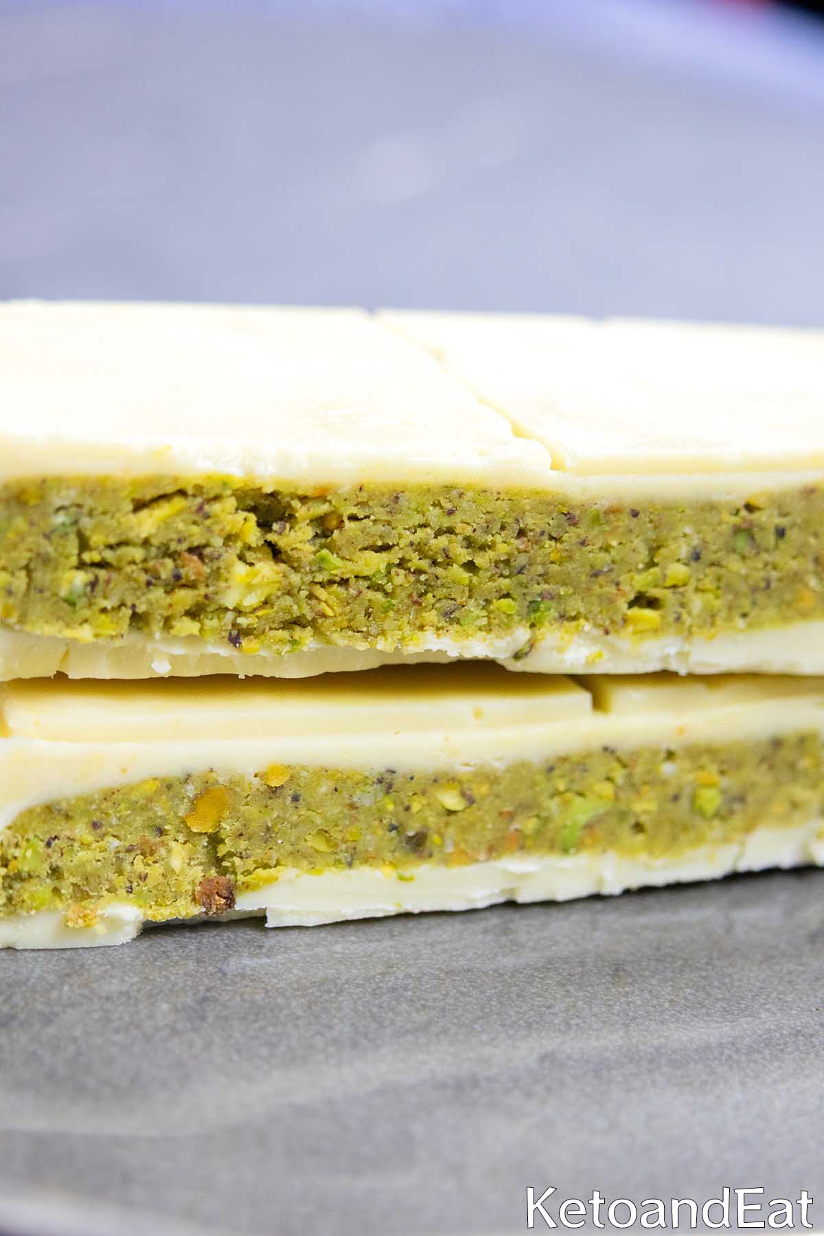 Easy Pistachio Chocolate Bar