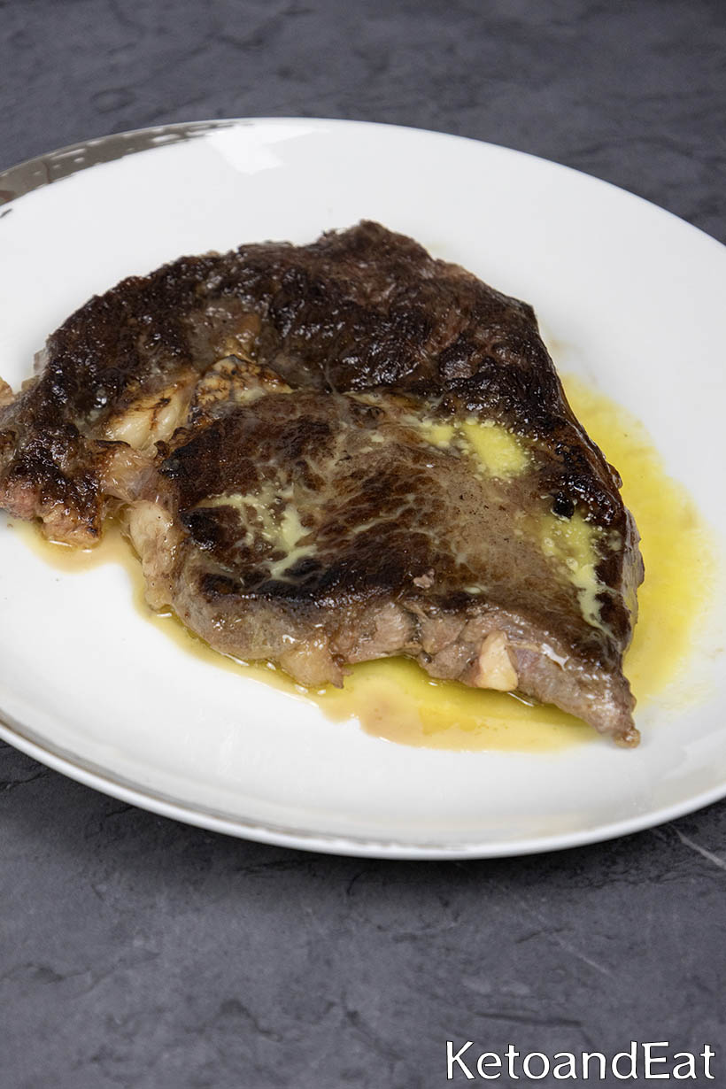 Hollandaise Sauce On Steak