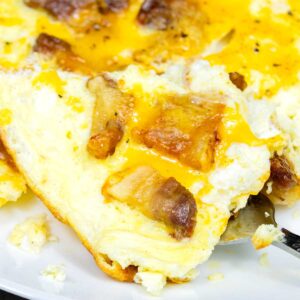 Keto Bacon Cheese Omelette
