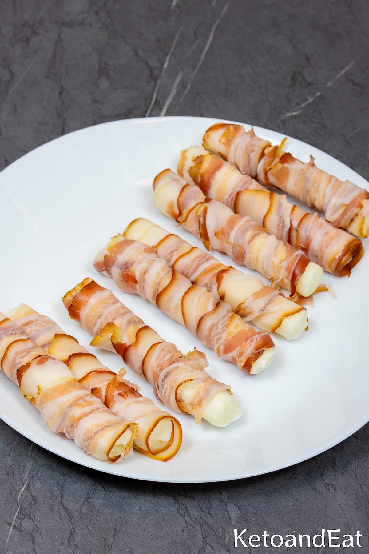 Keto Bacon Mozzarella Sticks Step 2