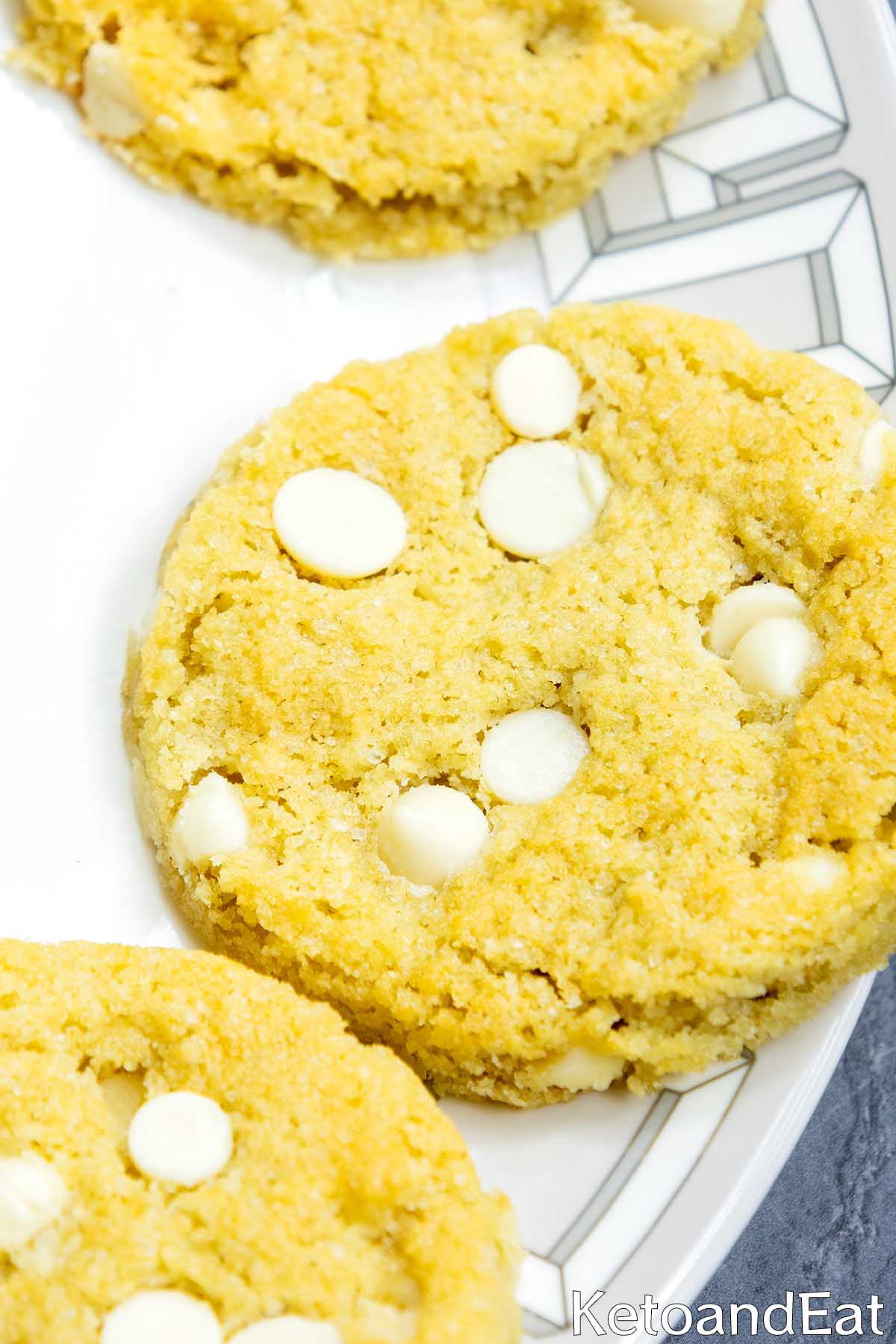 Keto Chocolate Chip Cookies