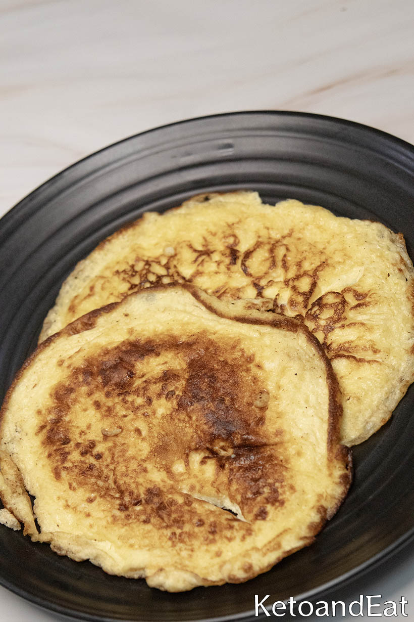 Keto Cream Cheese Pancakes