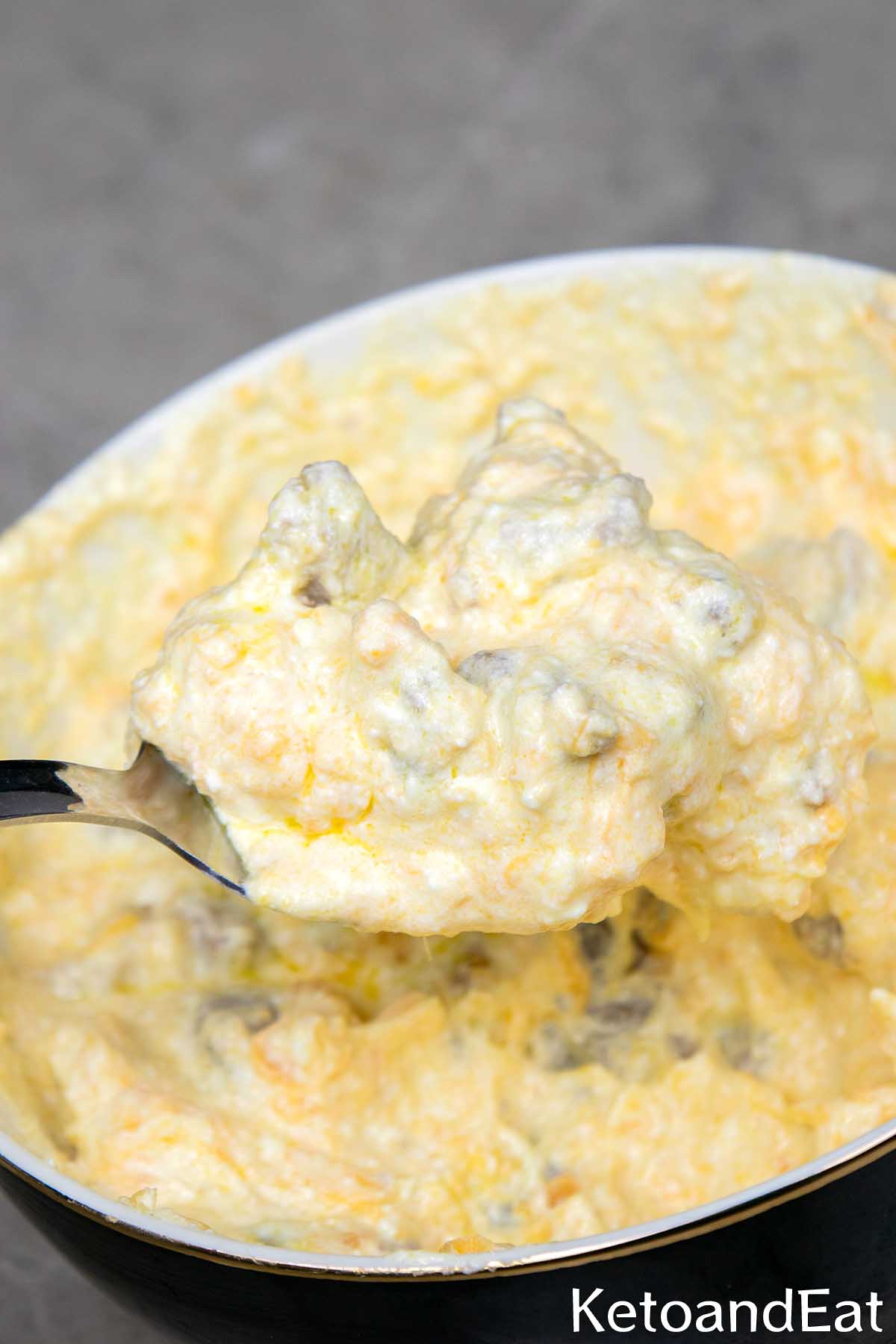 Keto Creamy & Warm Bacon Dip