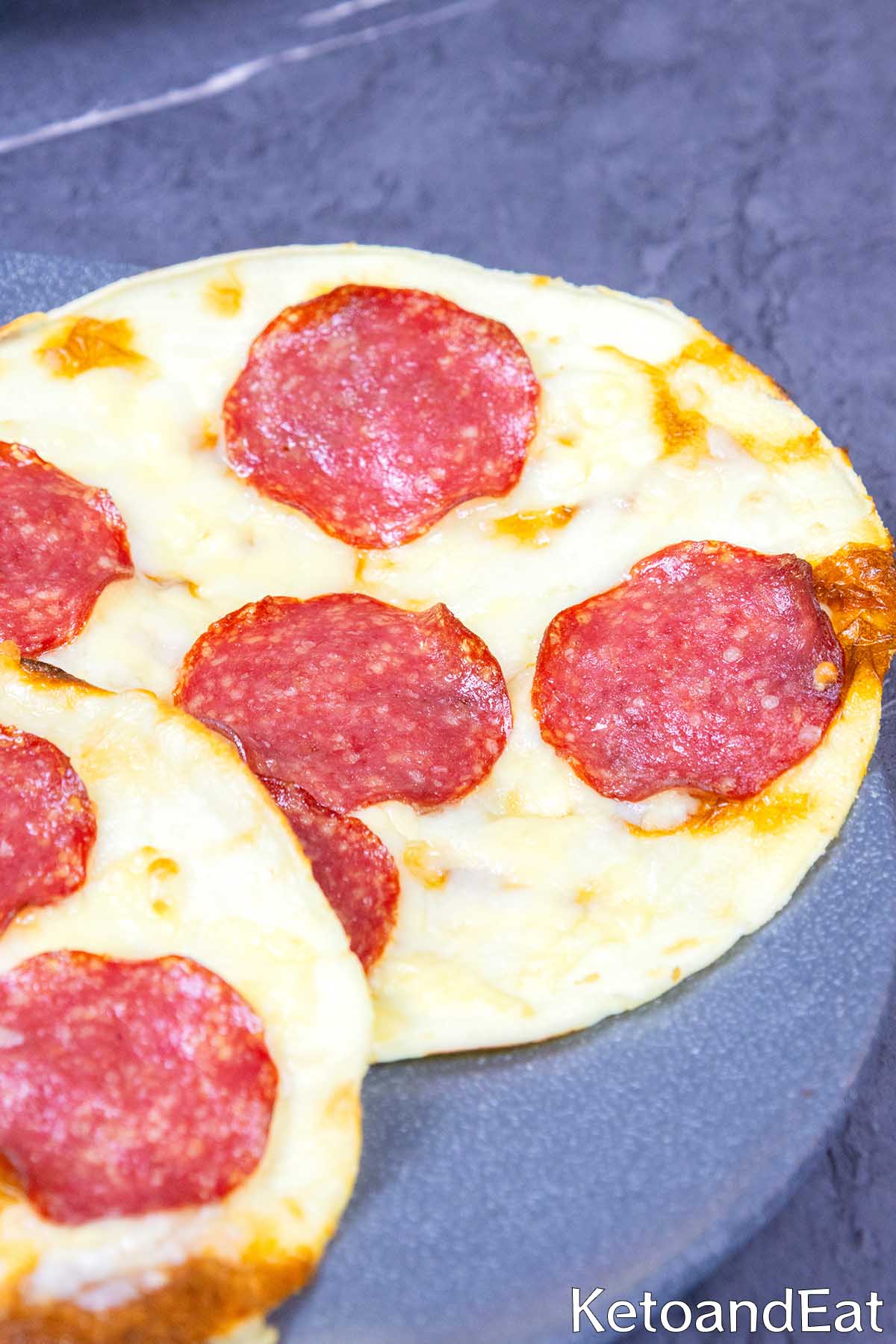 Keto High Protein Cottage Cheese Pizza Recipe 