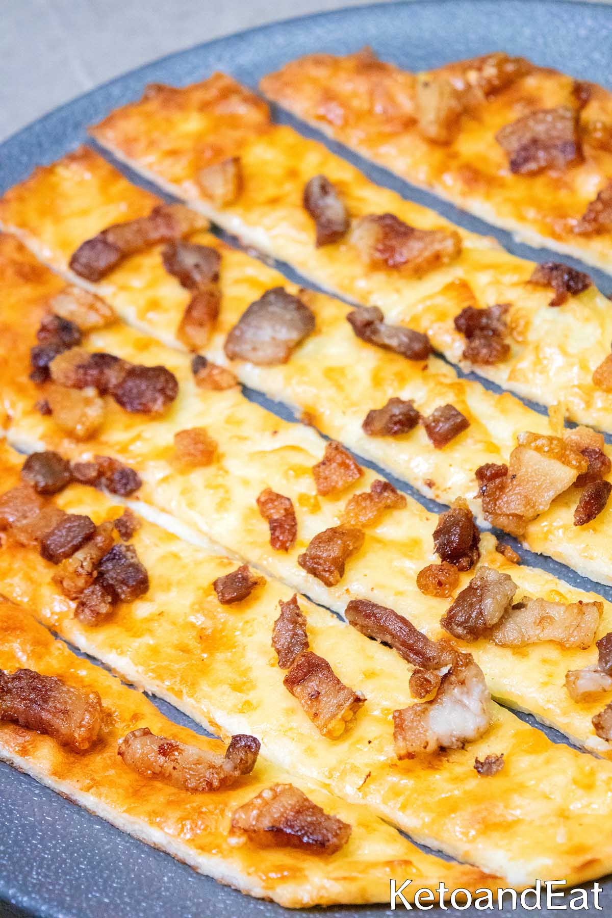 Keto Mozzarella Bacon Flatbread