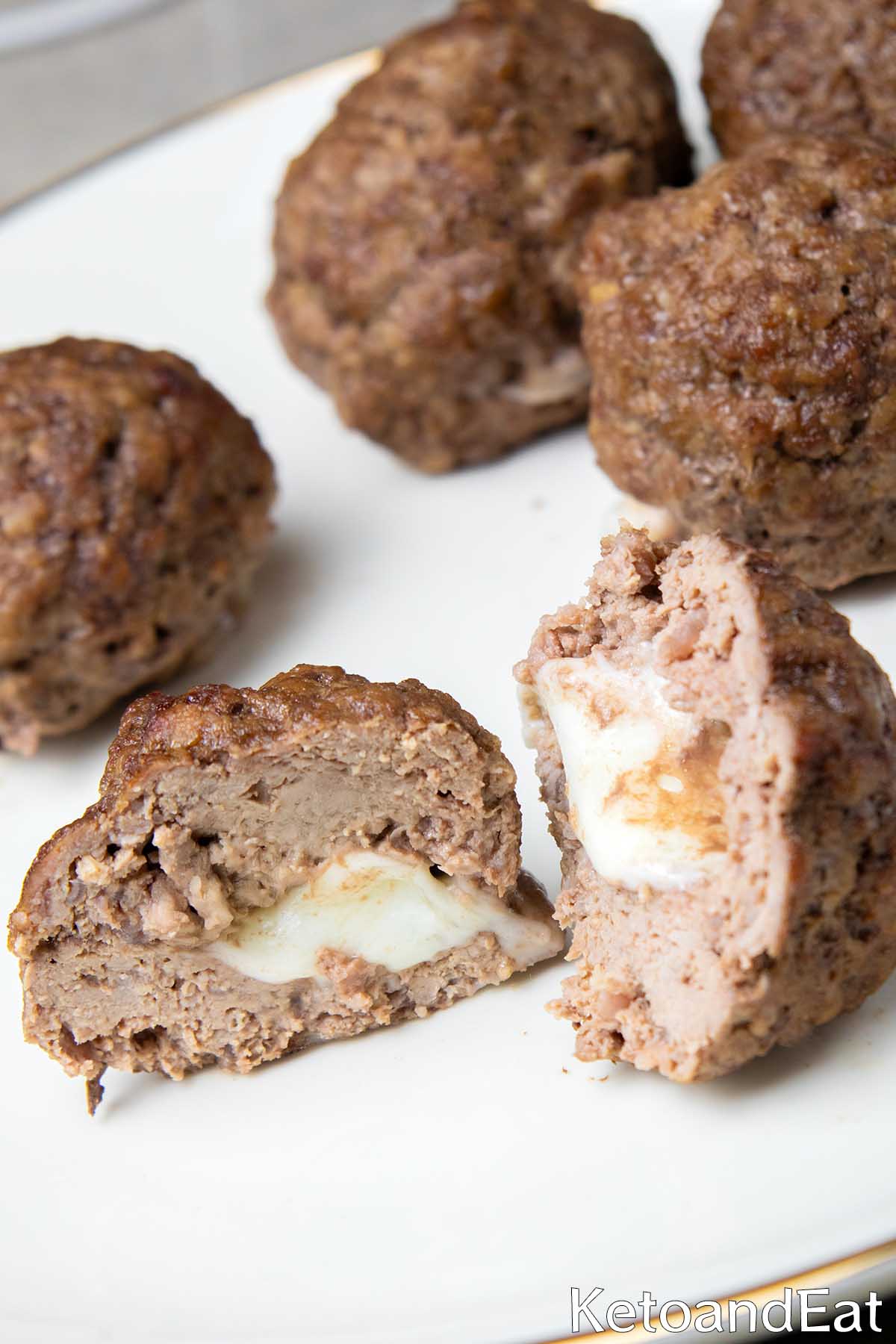 Keto Mozzarella Stuffed Meatballs Recipe