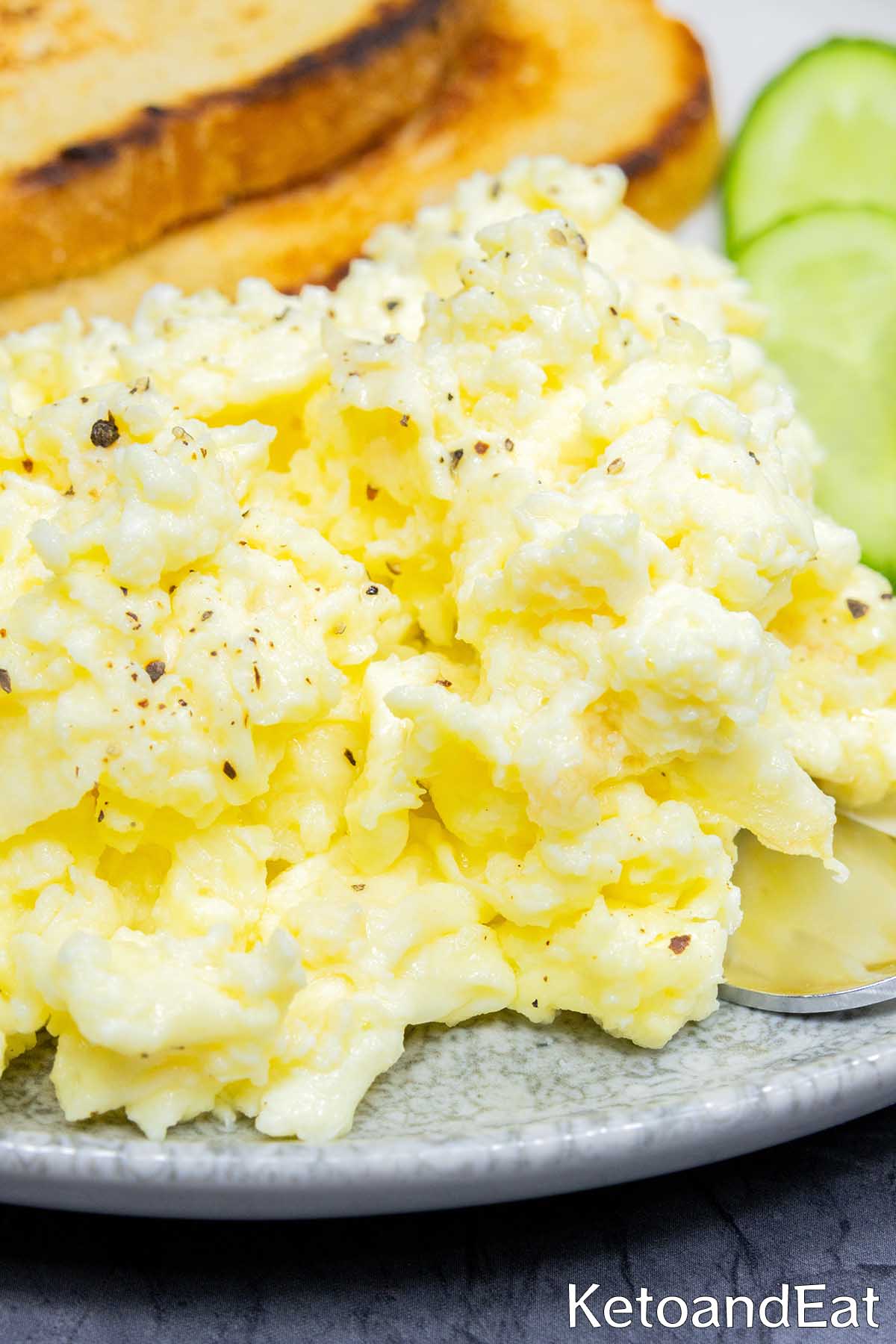 Keto Scrambled Eggs
