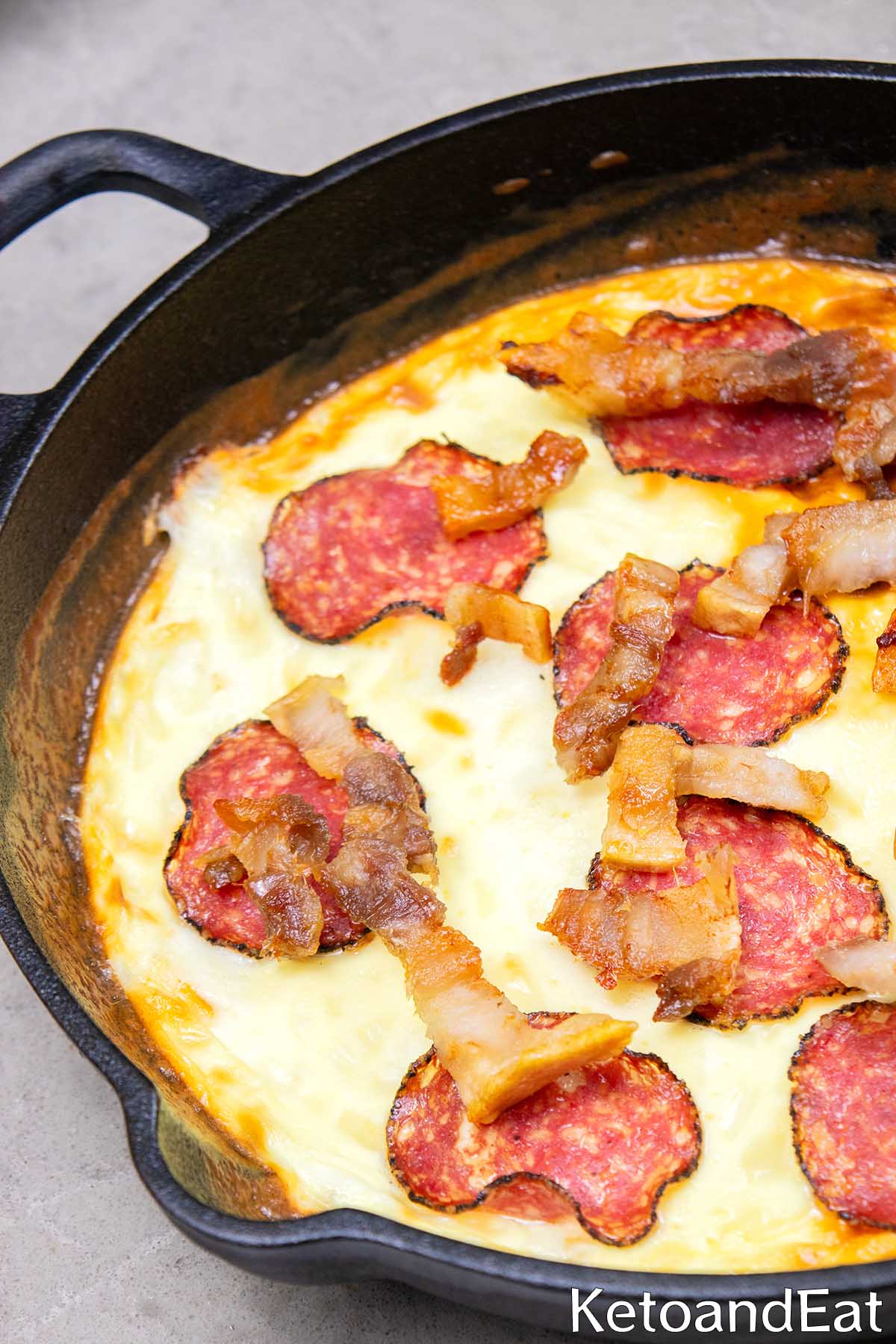 Keto Skillet Bacon Pizza Recipe