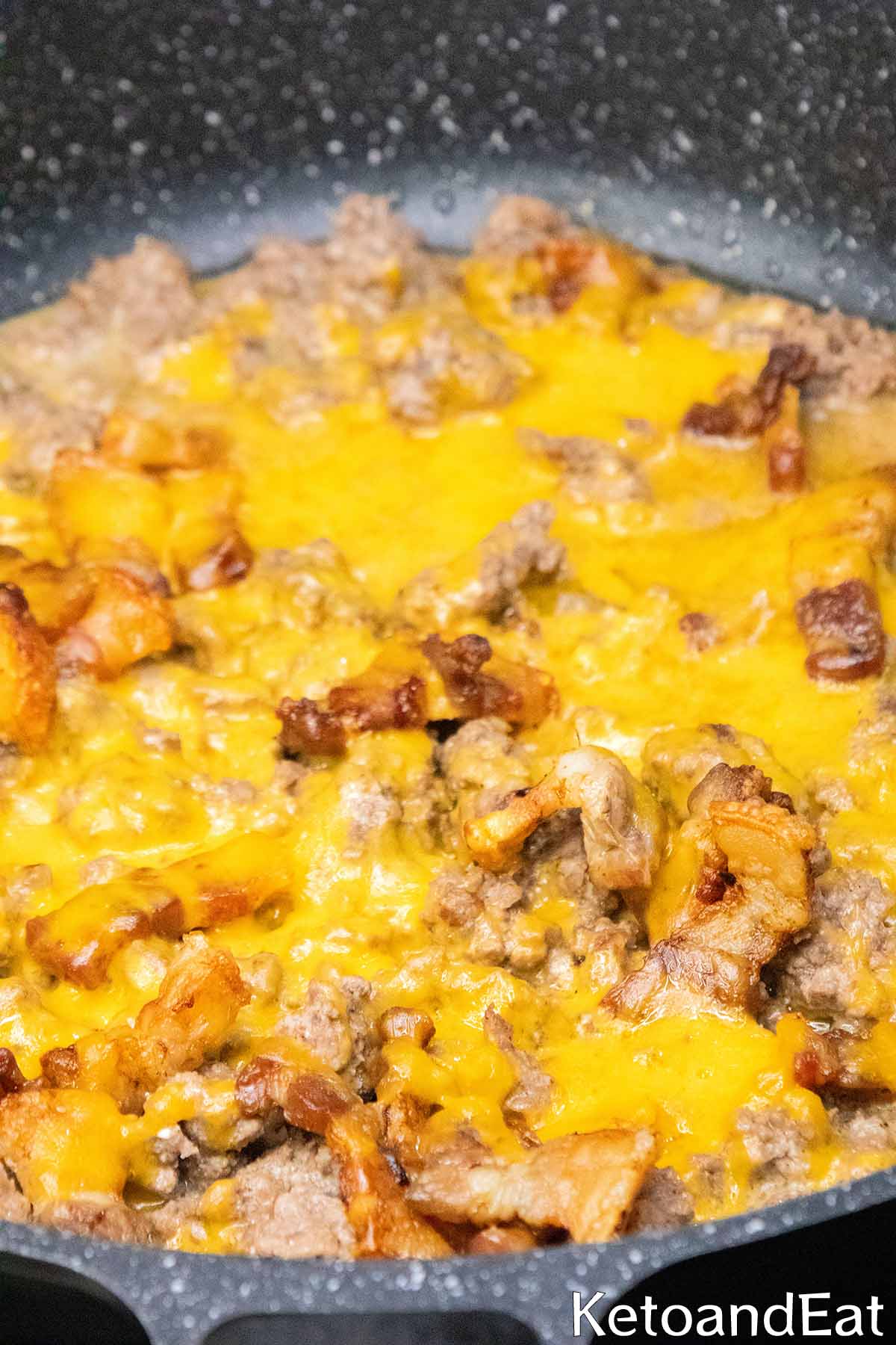 Keto Skillet Cheeseburger Casserole
