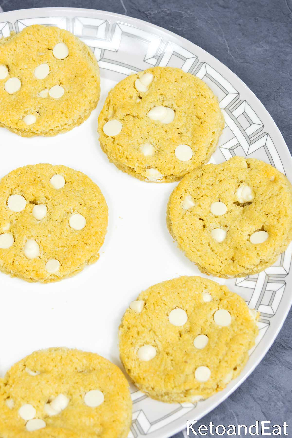Keto Soft Chocolate Chip Cookies