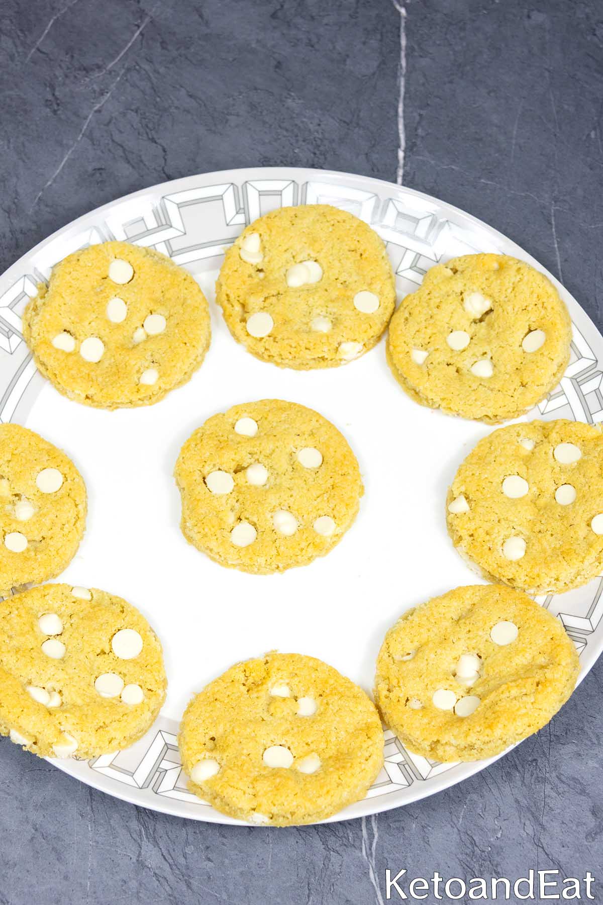 Keto Soft Chocolate Chip Cookies