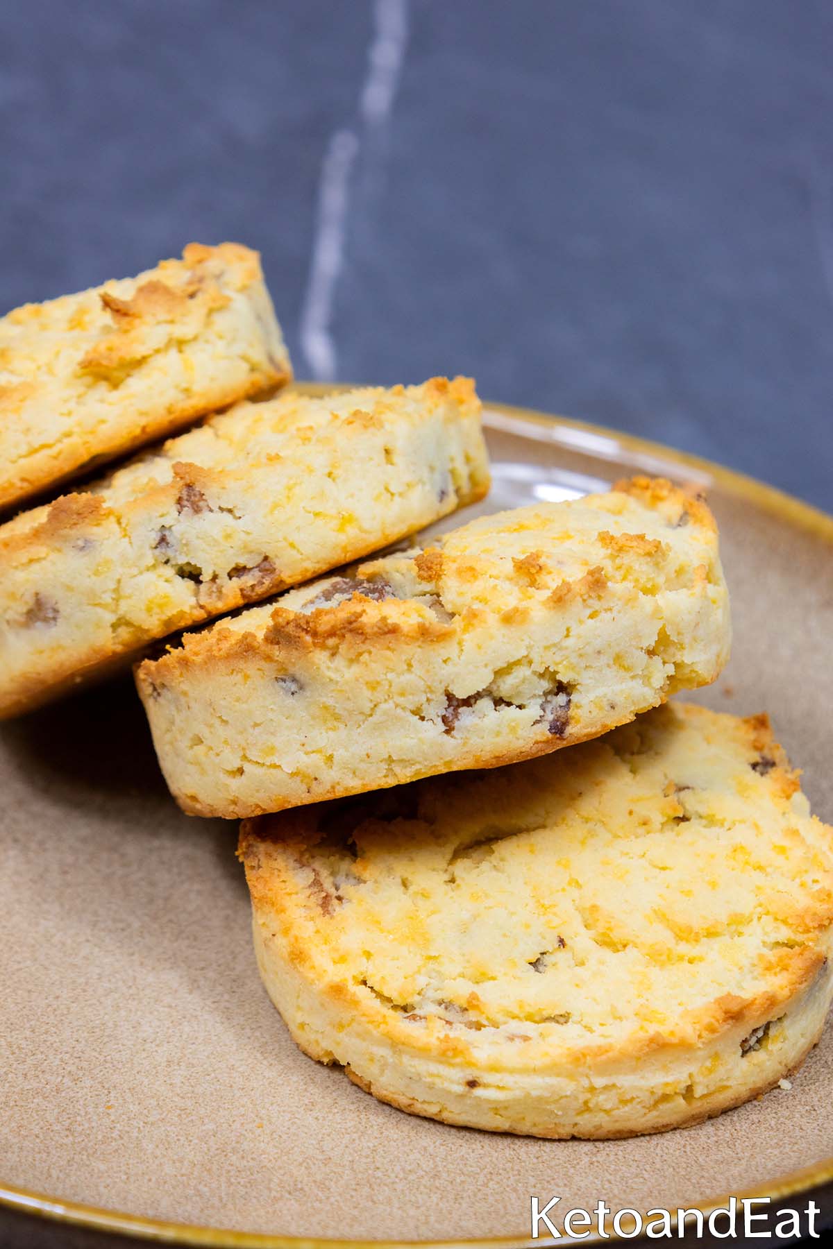 Keto Sour Cream & Cheddar Bacon Biscuits Recipe