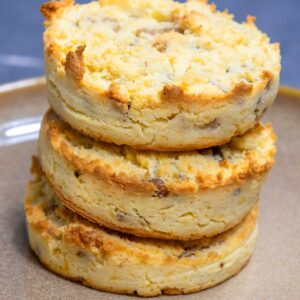 Keto Sour Cream & Cheddar Bacon Biscuits