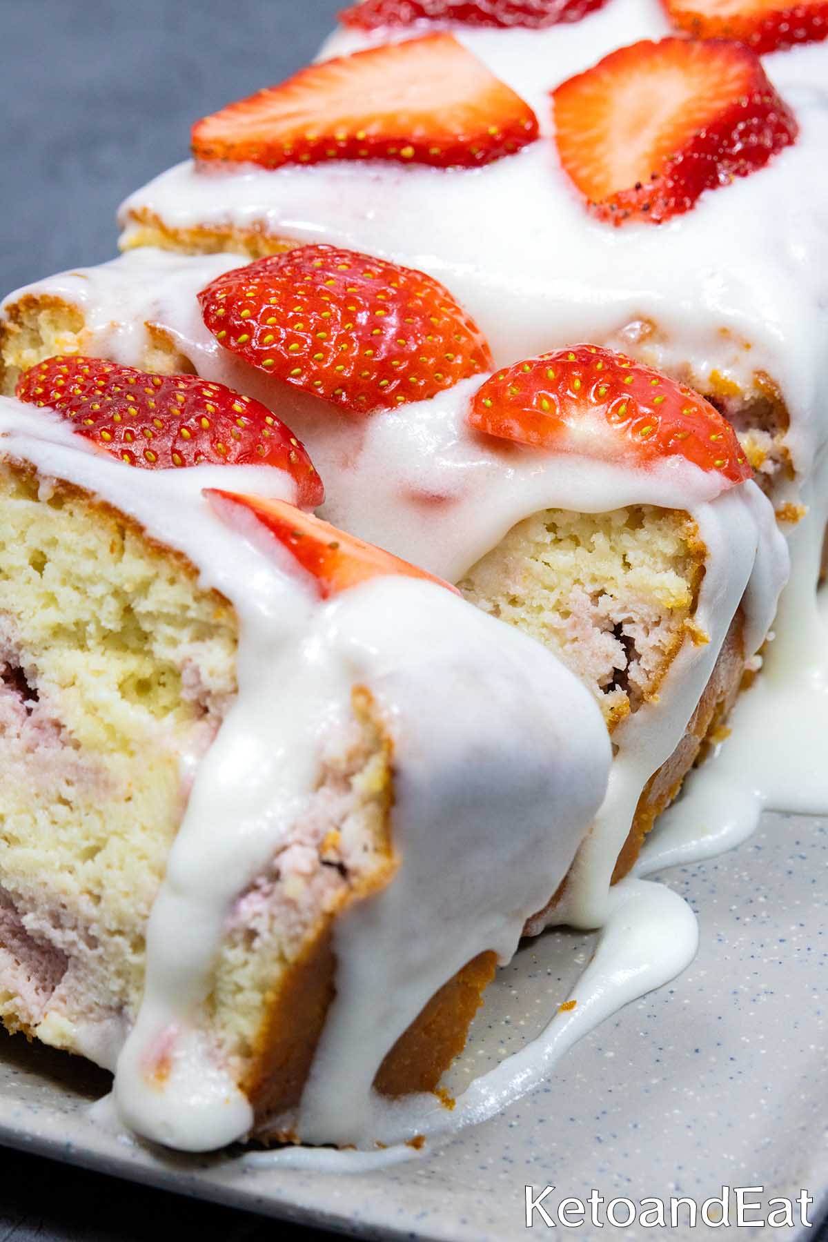 Keto Strawberry Lemonade Cake Recipe