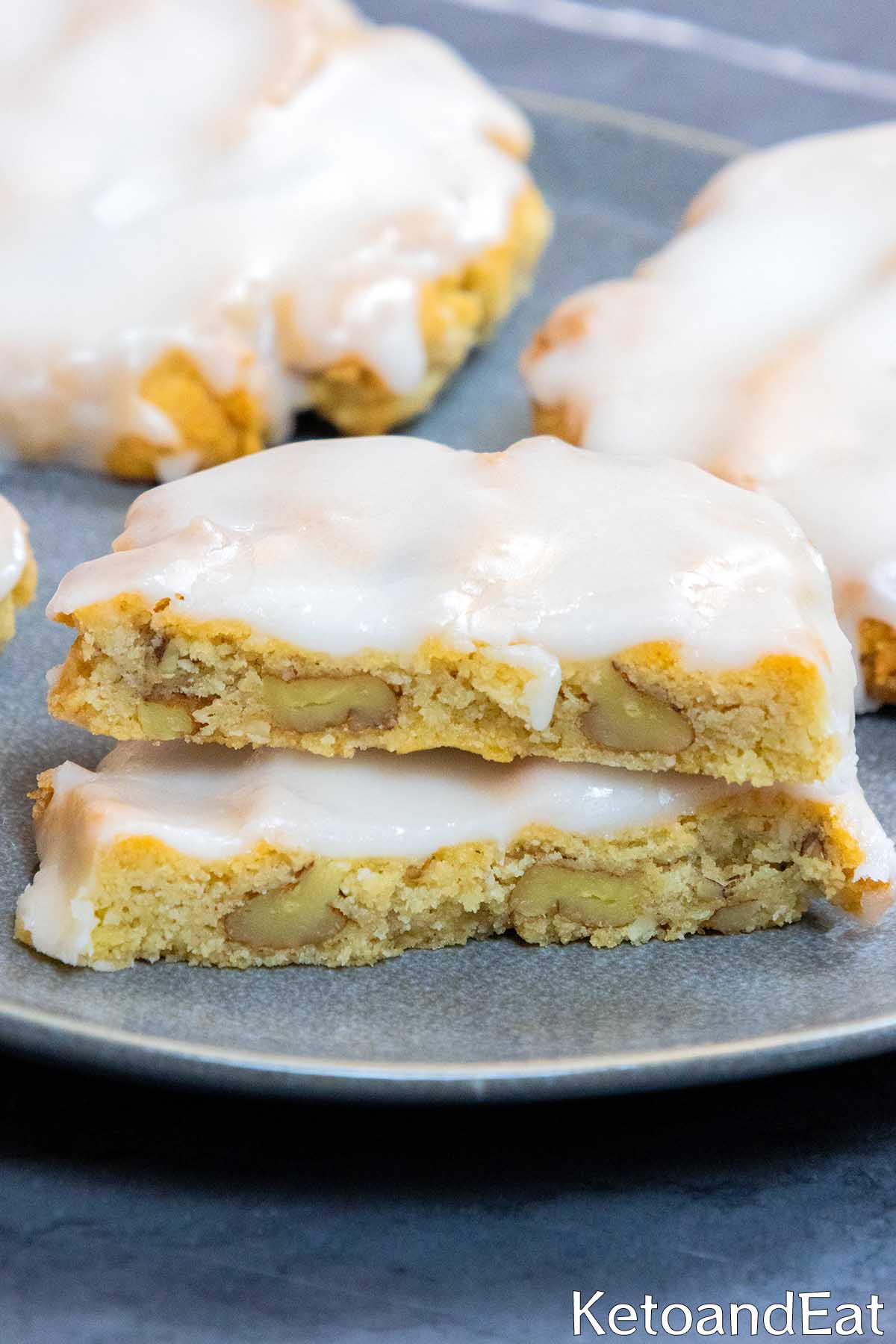 Keto Vanilla Pecan Cookies