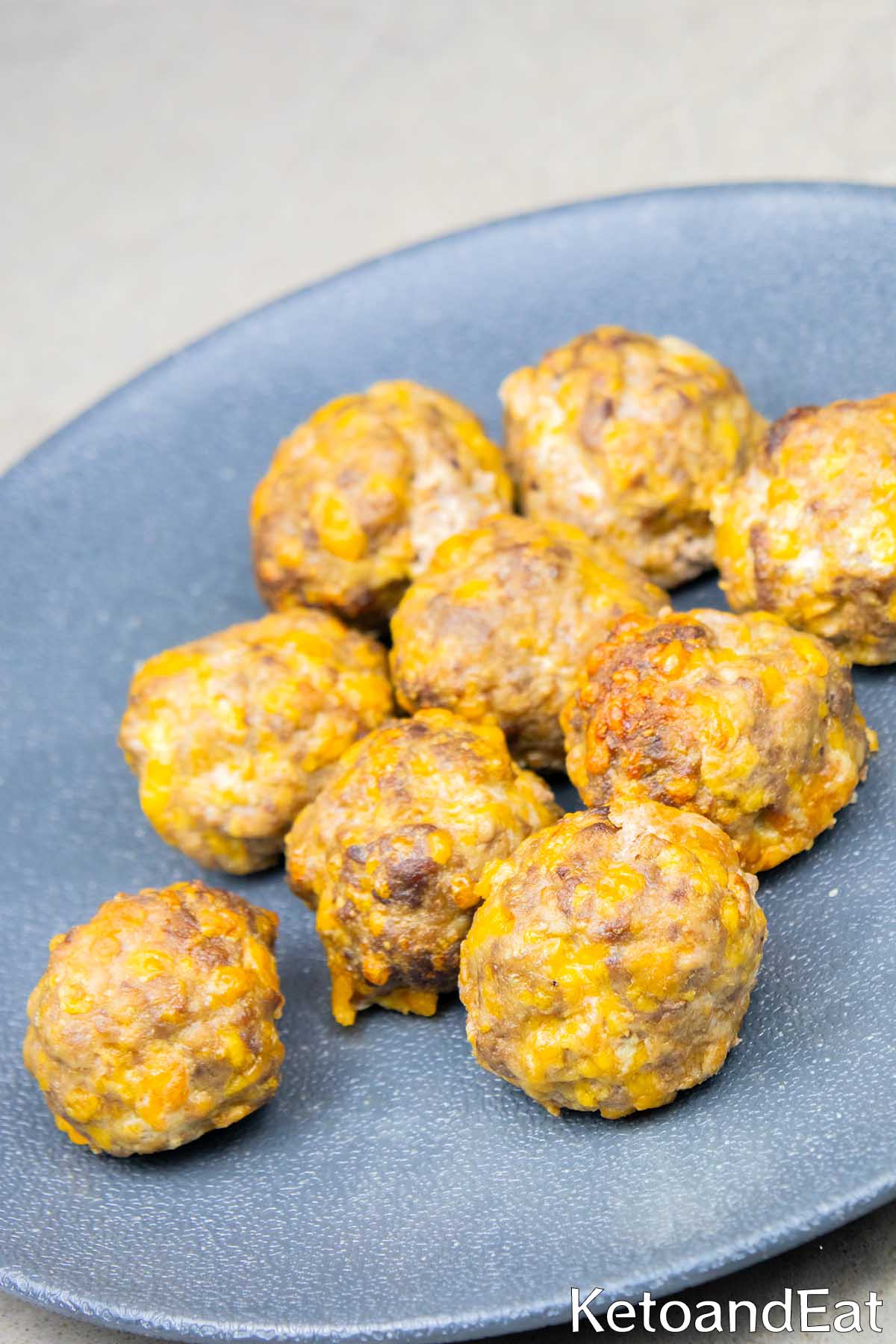 Low Carb Cheesy Meatballs