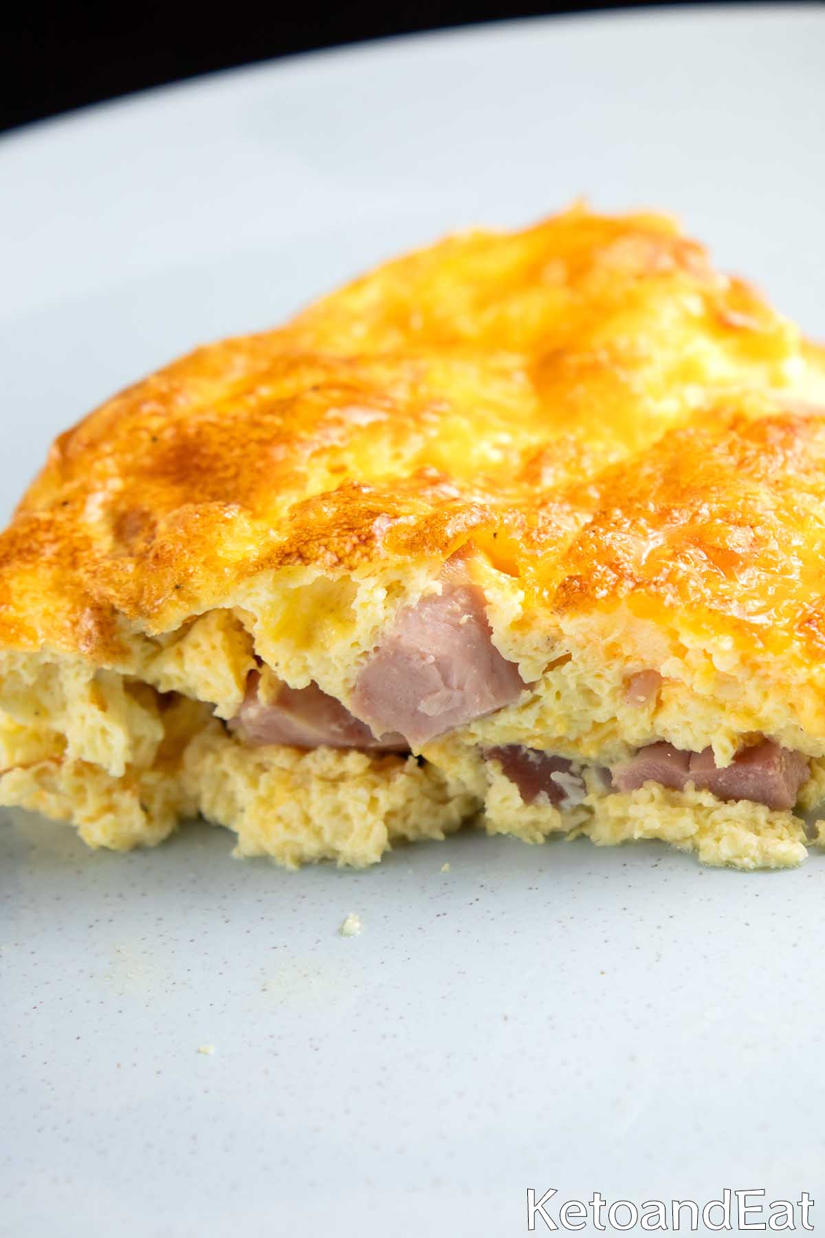 Low Carb Crustless Ham & Cheese Quiche 