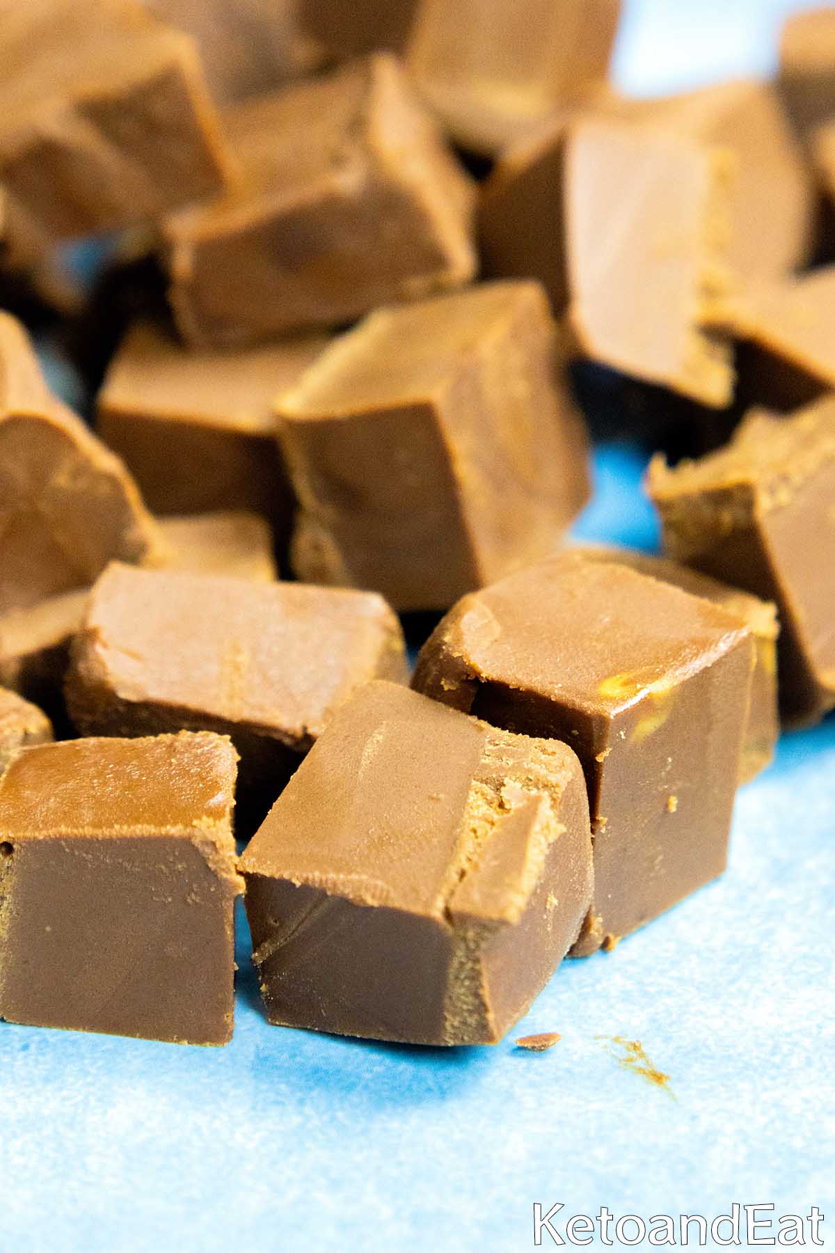 Low Carb Keto Mini Fudge Cubes