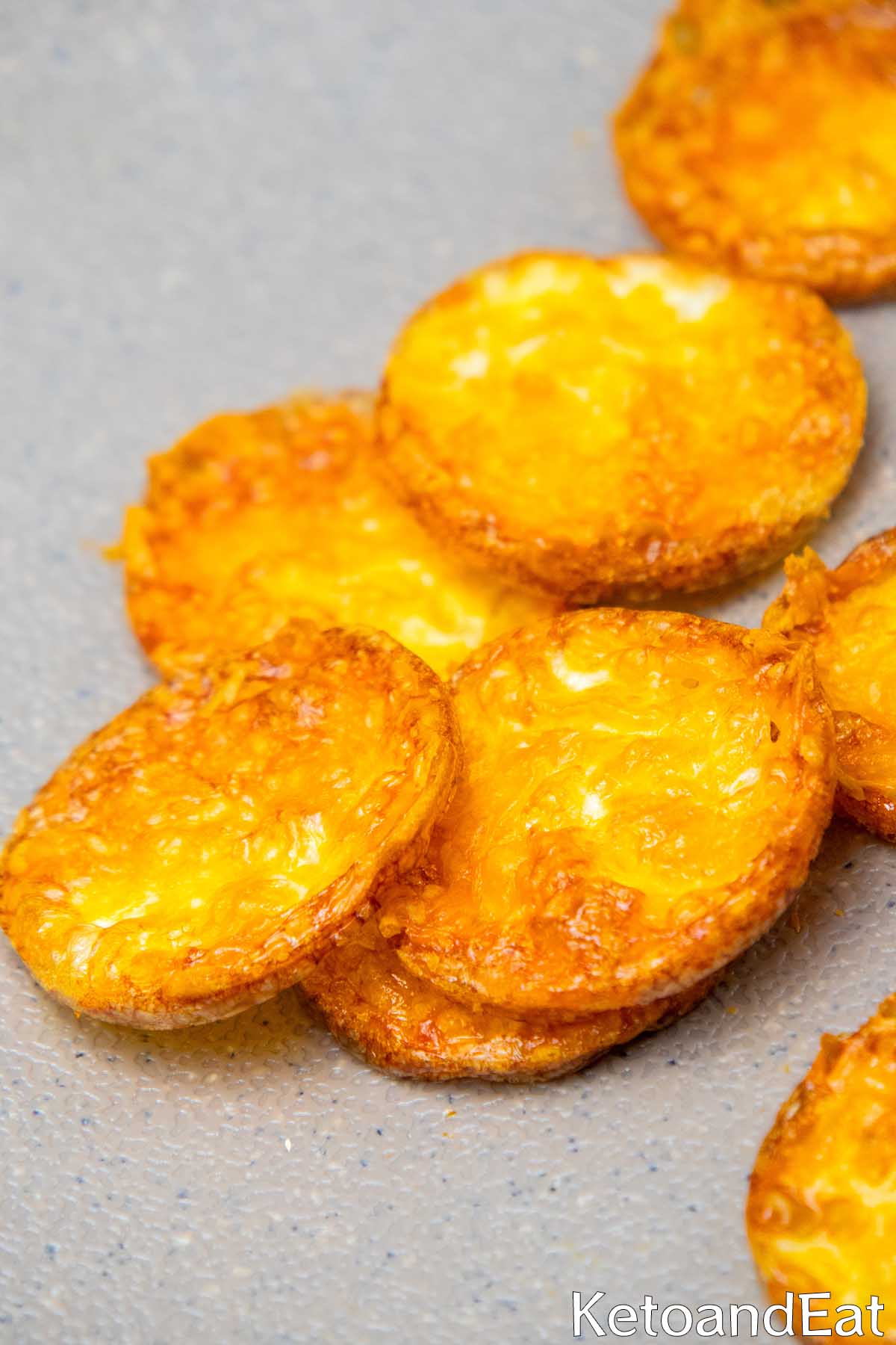 egg white low carb chips