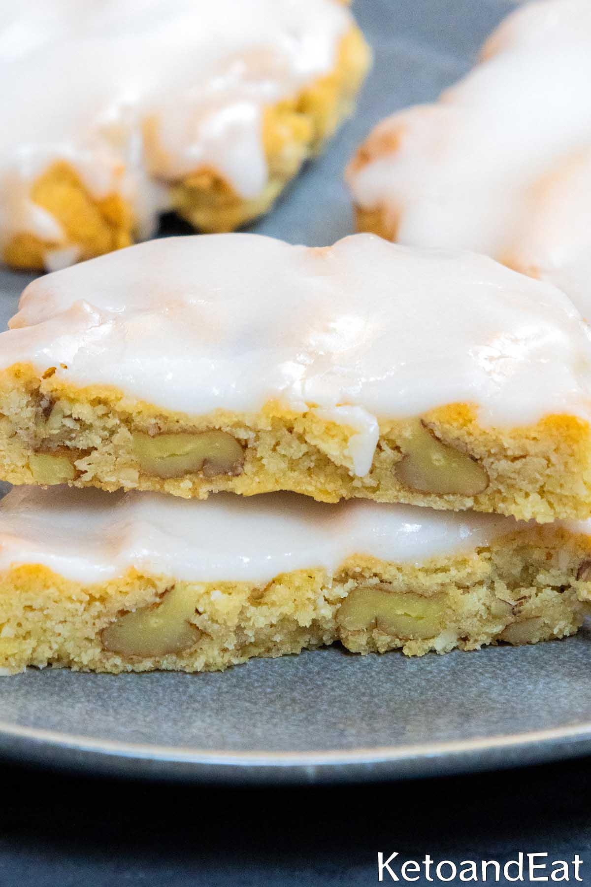 Keto Vanilla Pecan Cookies
